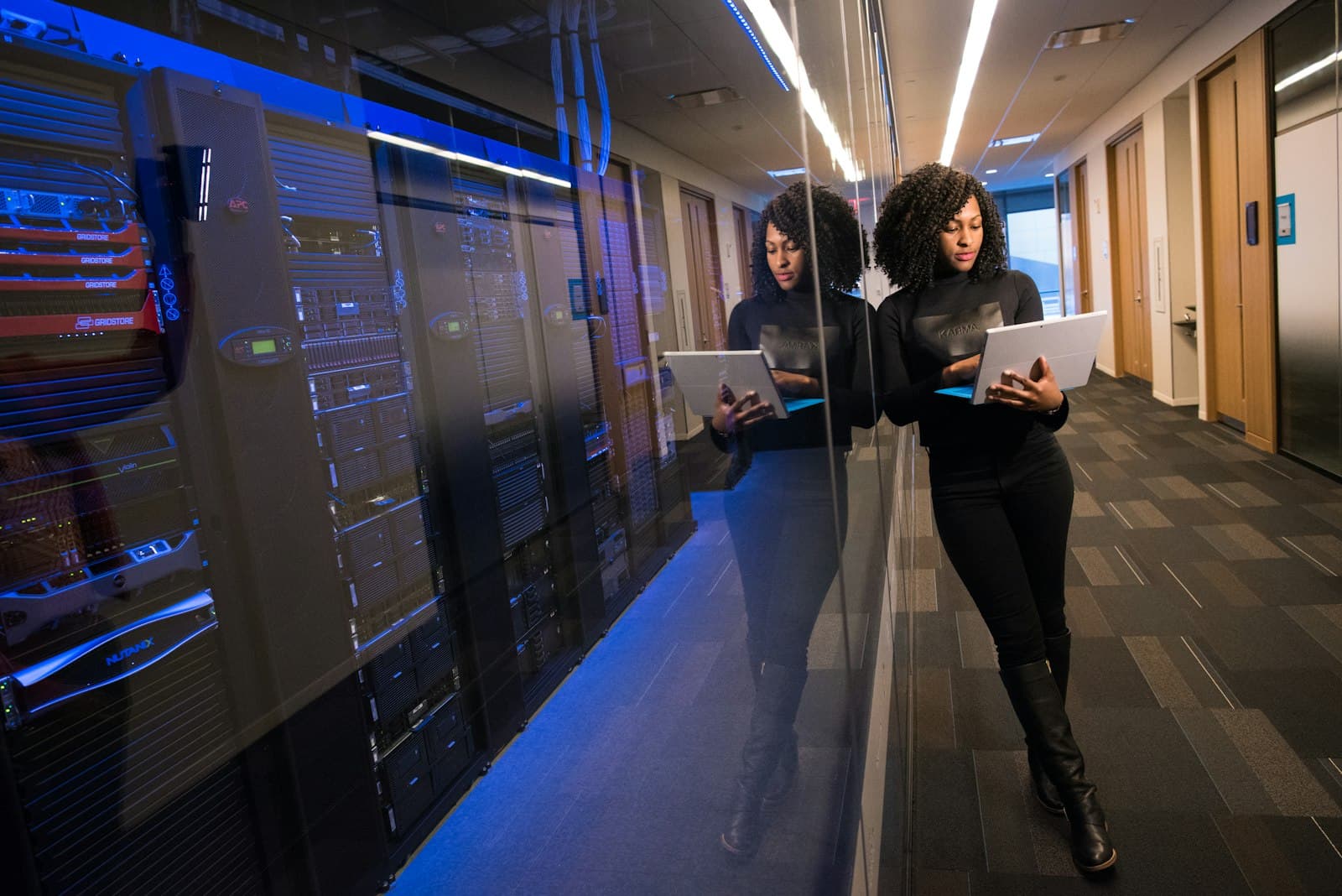 Domain-Expert Hourly Rates for AI Training Crystallized Through Q2 — Medicine, Law, and Finance Specialists at $175–$300+/hr With the Top End Crossing $500/hr, ML/AI PhDs at the $150/hr Outlier Ceiling for the Generalist Tier, Generalist Trainers at $22–$30/hr and Annotators at the $15/hr Floor; the Human-Generated Training Data Market Scaling 28.4% YoY Against Each Frontier Lab's Approximately $1B Annual Spend, AI-Trainer Demand Projected +30% in 2026 Per Stanford HAI. The Binding Sourcing Constraint on the FY27 Enterprise Alignment Plan Is the Senior-Judge Pool Calibration Depth, Not the Labeler Volume.