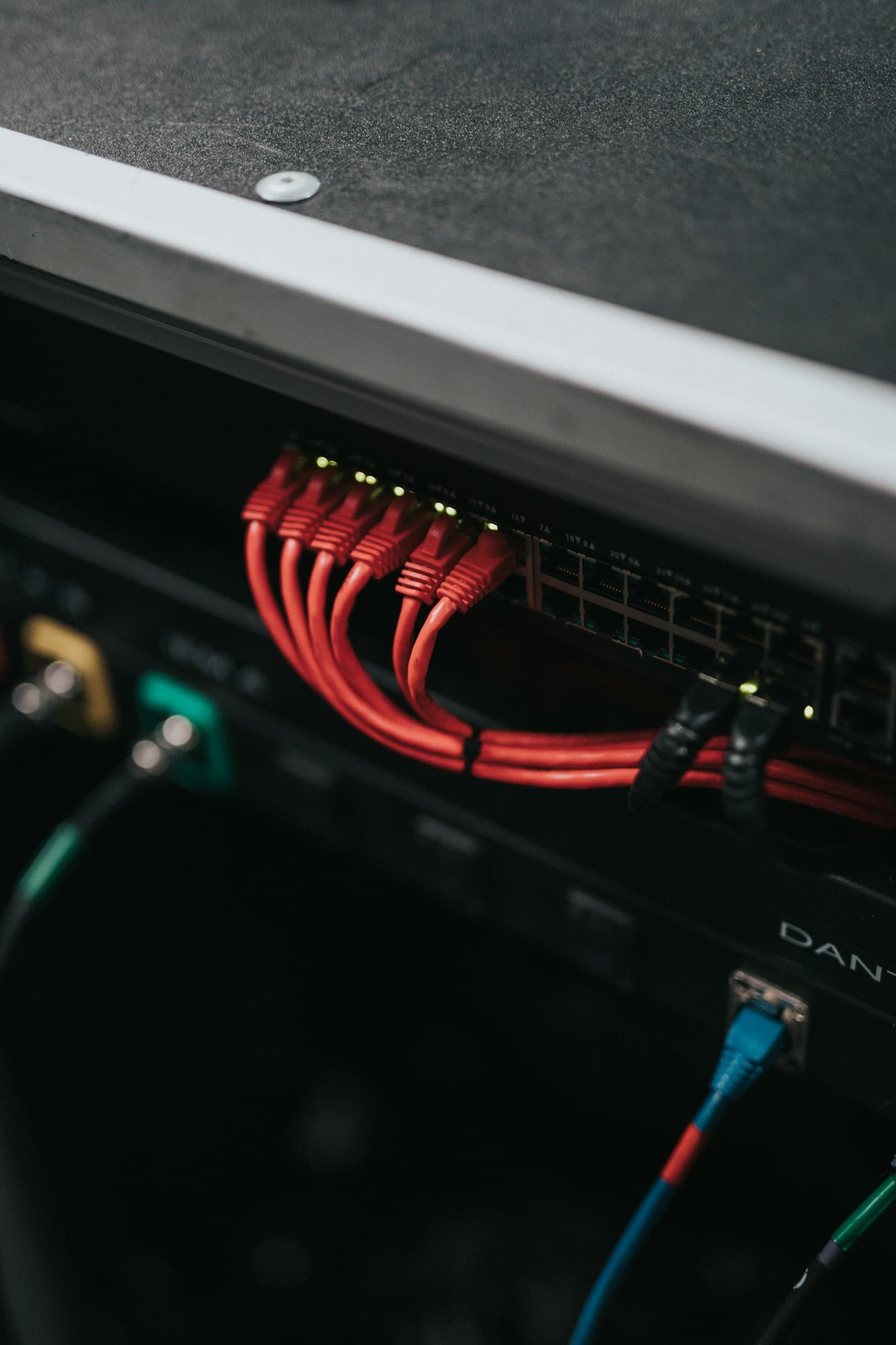 Mistral Medium 3.5 and the Open-Weight Coding Tier That Can Actually Compete